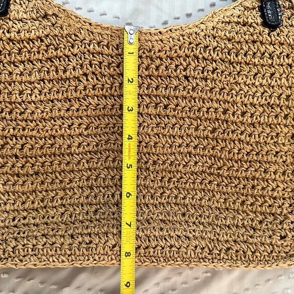 Brighton straw purse/tote, black & white leather bow. Zipper and inside pockets - Picture 10 of 14